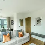 Waterfront @ Ryedale House דירה יורק