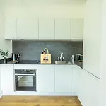 Waterfront @ Ryedale House * يورك