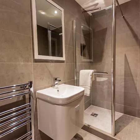 Waterfront @ Ryedale House Апартаменты